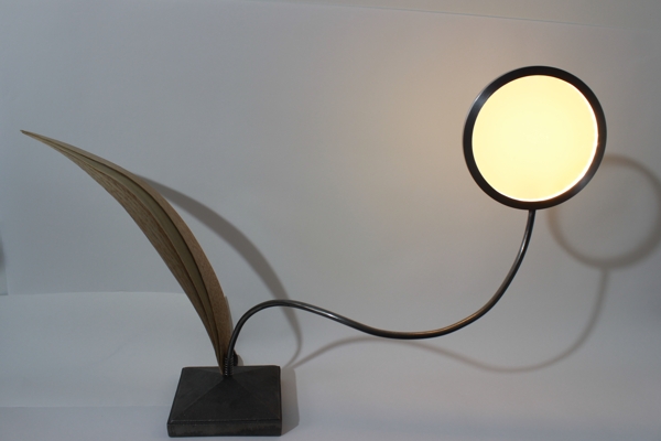Geo Sunflower is a minimalist lamp part of the Geometrika collection. Very modern and unique
